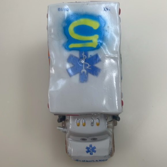 Disney Pixar Cars 3 Dr. Damage Rambulance 5 Ambulance Die-Cast Mattel Toy - Picture 5 of 10